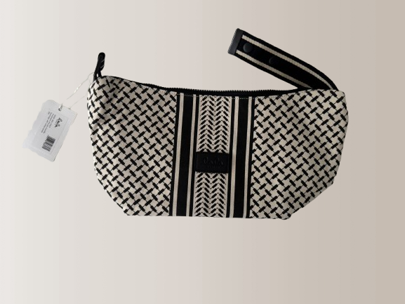 Lala Berlin Kosmetiktasche Camilla – offwhite / black, neu mit Etikett